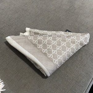 New w/o tags beautiful silk Gucci scarf